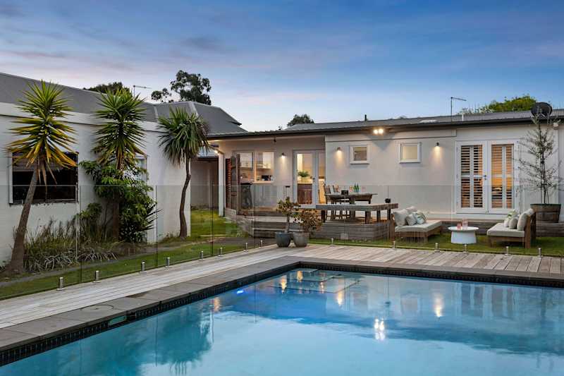 Birdrock Pool House | 500m from Beach in Mount Martha, Victoria - Holiday rental photo 1