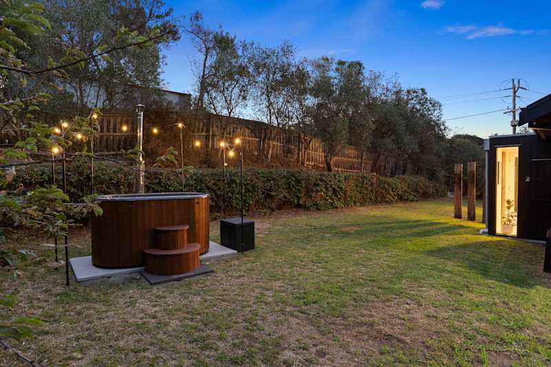 Rustic Rye Retreat | Outdoor bath & dog friendly in Rye, Victoria - Holiday rental photo 1