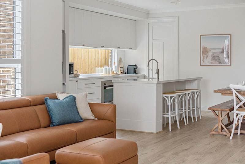 Saltwater Sanctuary | Walk to Beach in Dromana, Victoria - Holiday rental photo 1